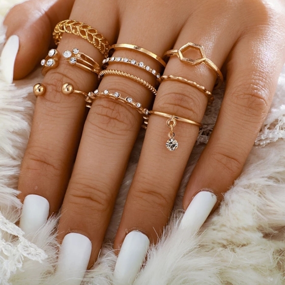 Nikkiwallflower Jewelry - *Candace* 8 Piece Ring Set